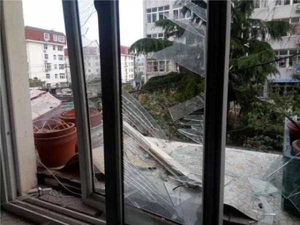 突發(fā)！青島一居民樓發(fā)生爆燃！已造1人死亡，7人受傷！3公里外有震感…